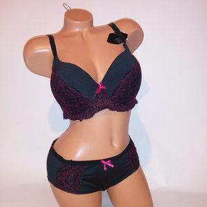 Kisses Bra & Panty Set Back Red Lace Lightly Lined Cups Underwire New‎